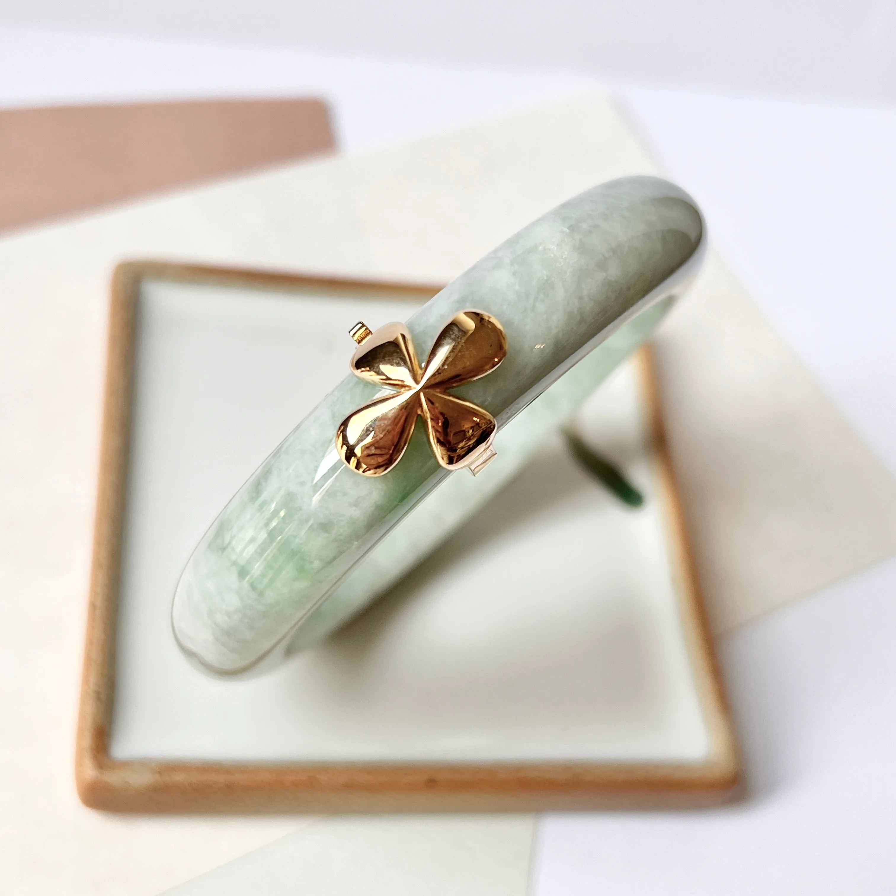 55.1mm A-Grade Natural Light Green Jadeite Modern Round Bangle with V.Petals Embellishment No.151974