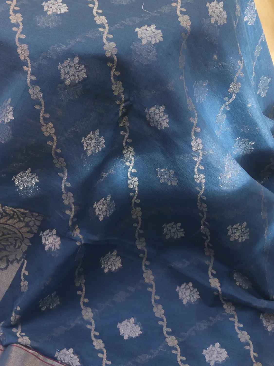 Elegant Blue Banarasi Handloom Pure Cotton Saree with Intricate Detailing