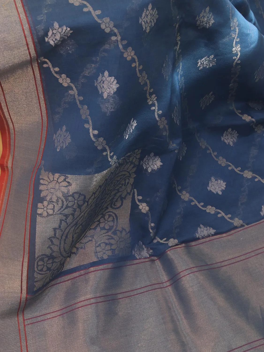 Elegant Blue Banarasi Handloom Pure Cotton Saree with Intricate Detailing