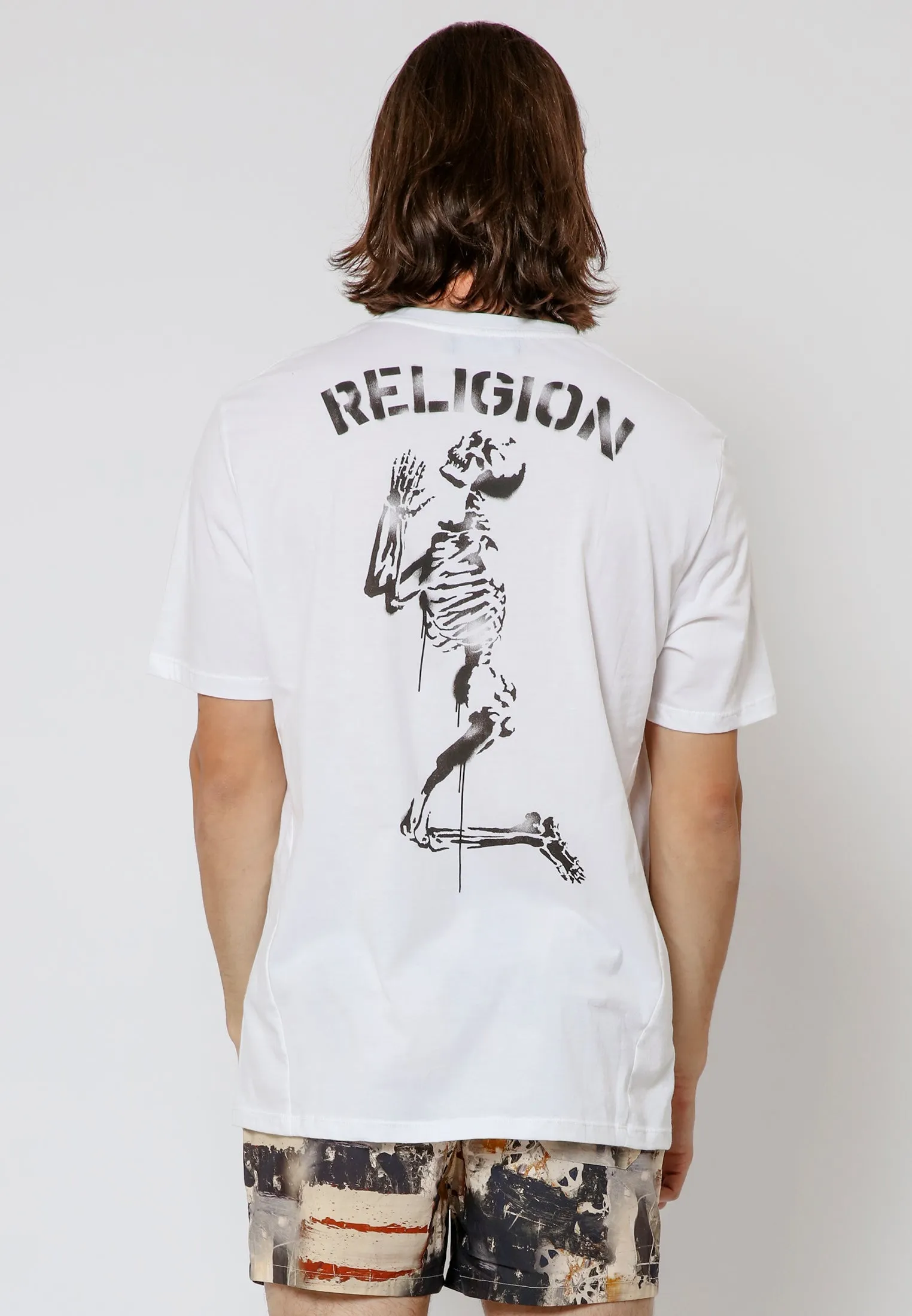 PRAYING SKELETON STENCIL T-SHIRT WHITE